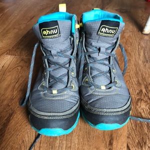 women’s ahnu hiking boots